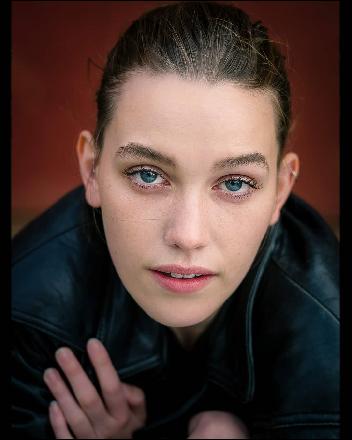 victoria-pedretti043 (1080x1350, 299 kБ...)